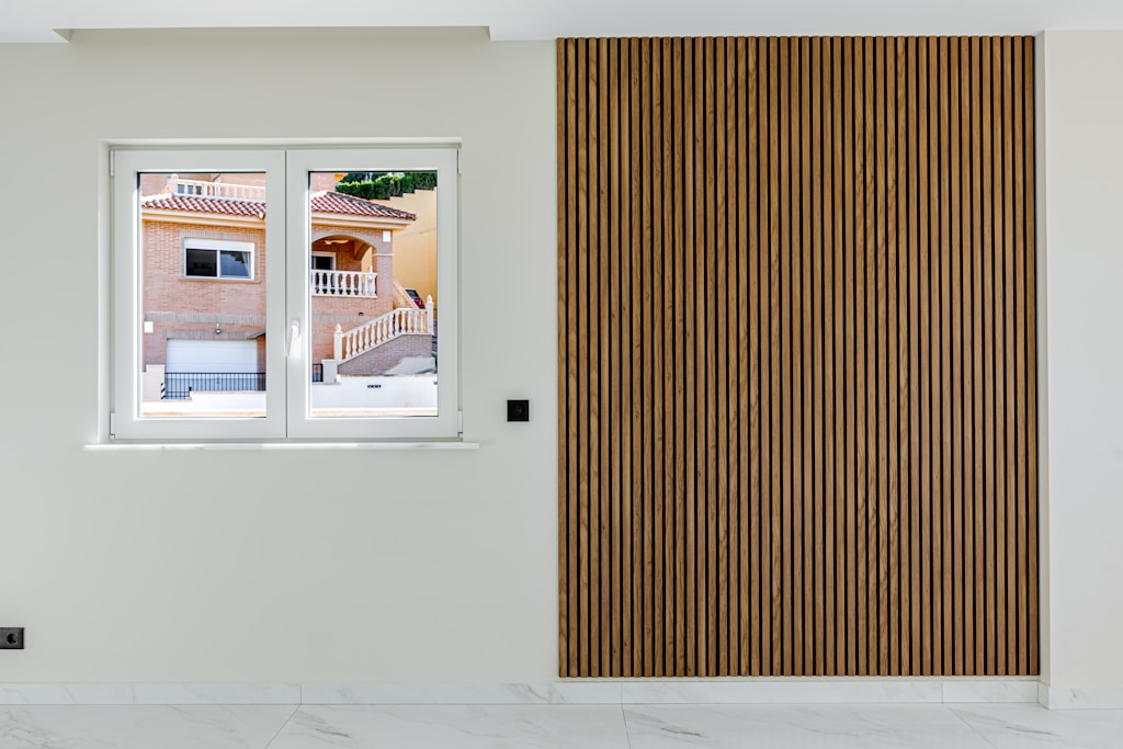 Lamele ścienne – historia, design i nowe oblicze przestrzeni