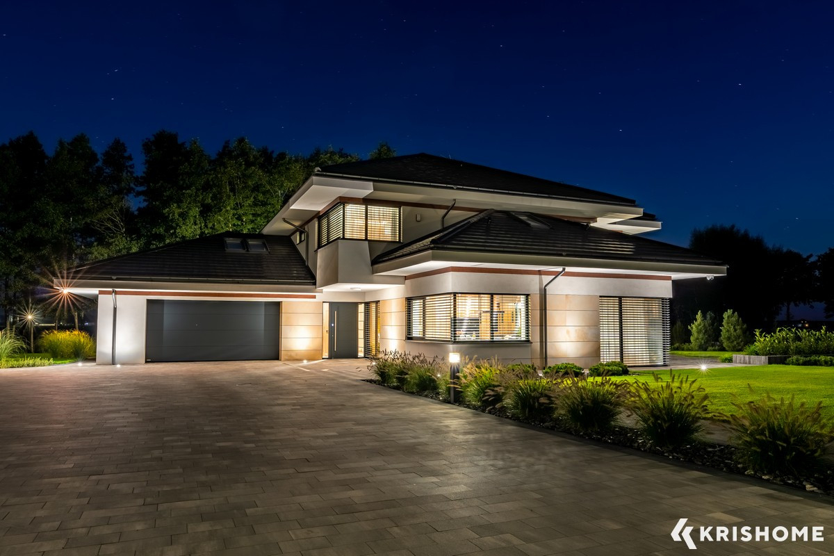 Komplet stolarki – okna, drzwi i brama garażowa w jednym stylu